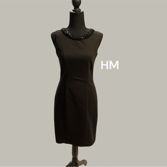 WOMENS DRESS BY HM CLASSIC BLACK SIZE 8 GENTLY WORN - Picture 1 of 5
